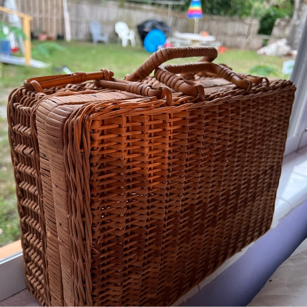 Picnic basket